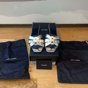 Tribute platino sandal